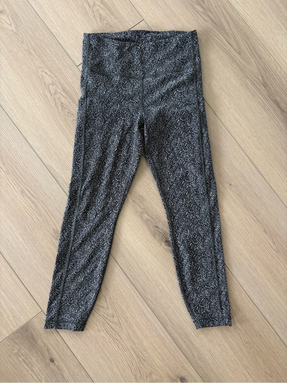 NWOT Athleta Ultimate Stash Pocket Textured 7/8 Leggings size small